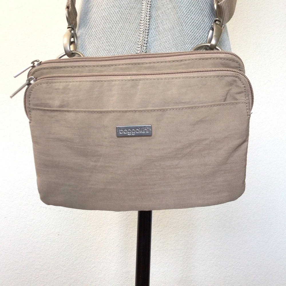 Baggallini Small Crossbody Purse - Picture 2 of 5